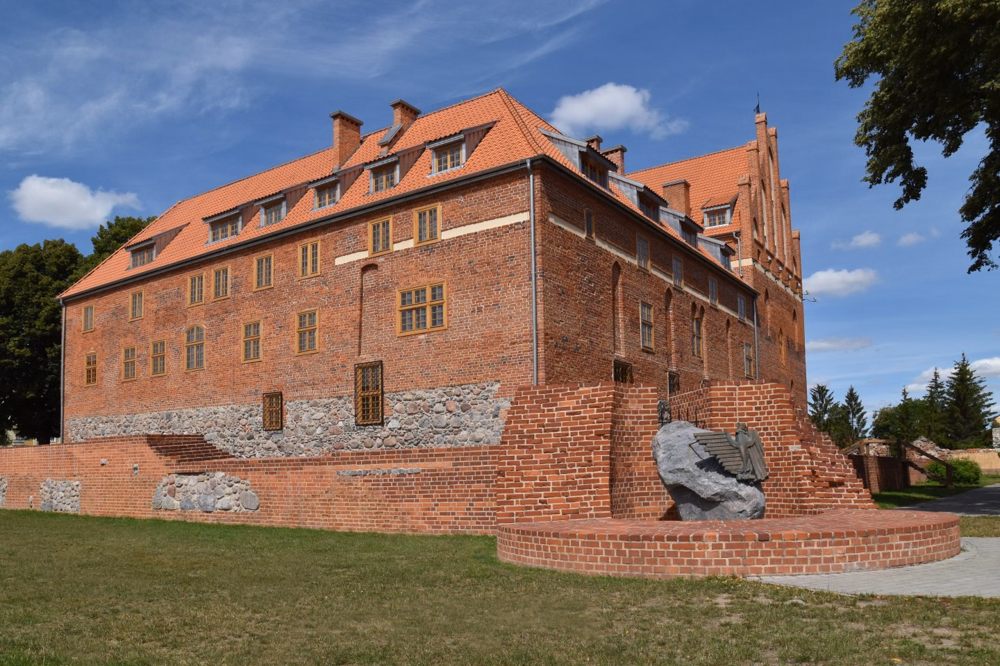 Kalėdinių žaisliukų tradicijos Lenkijoje ir meduoliais kvepianti Torūnė