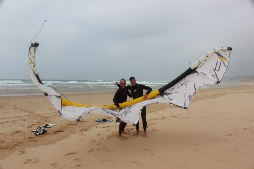Kaip Pasirink Sparnus 2kite komanda gaudė bangas ir vėjus Portugalijoje
