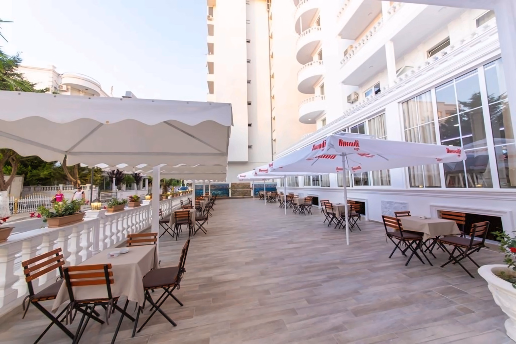 Esal Hotel