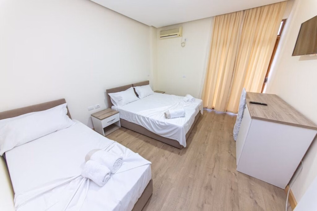 Esal Hotel