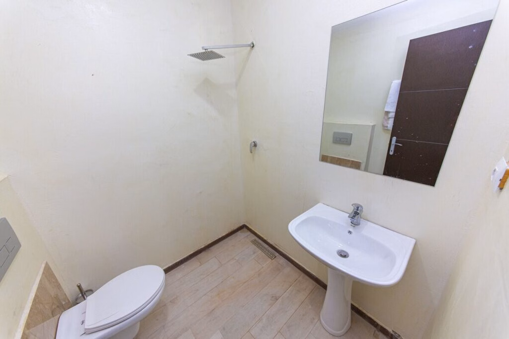 Esal Hotel