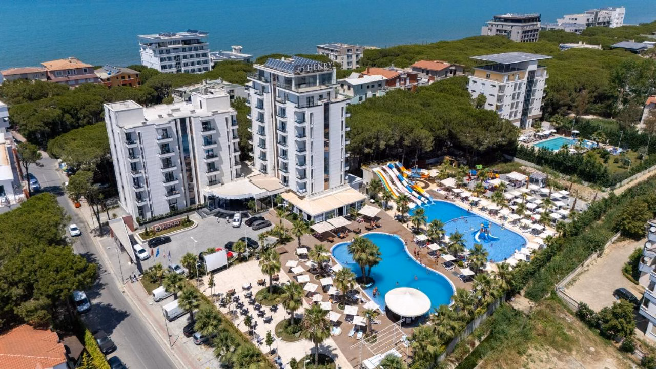 Henry Resort