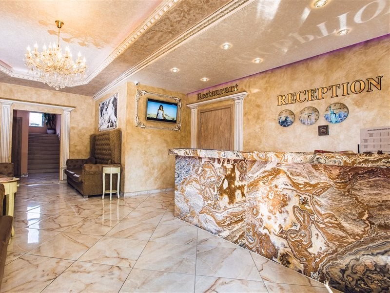 Avenue Deluxe Hotel