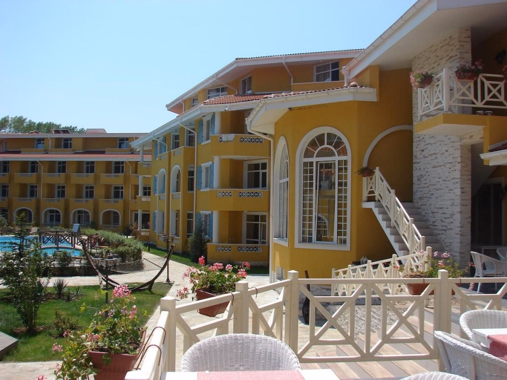 Blue Orange Beach Resort