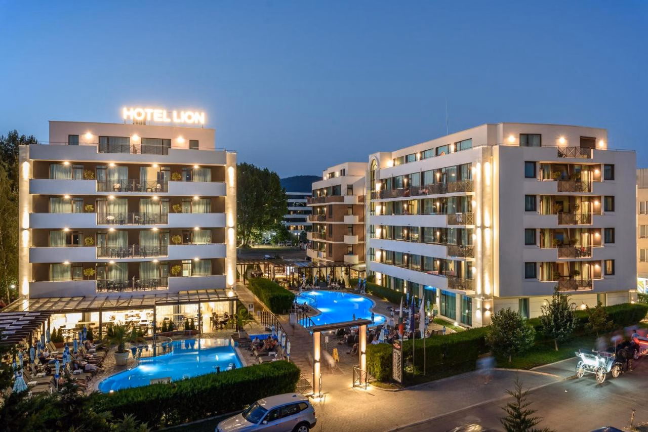 Lion Sunny Beach