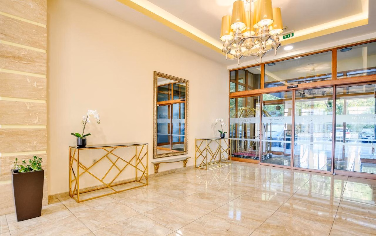 Golden Line Aparthotel