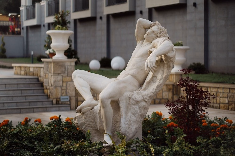 Astor Garden