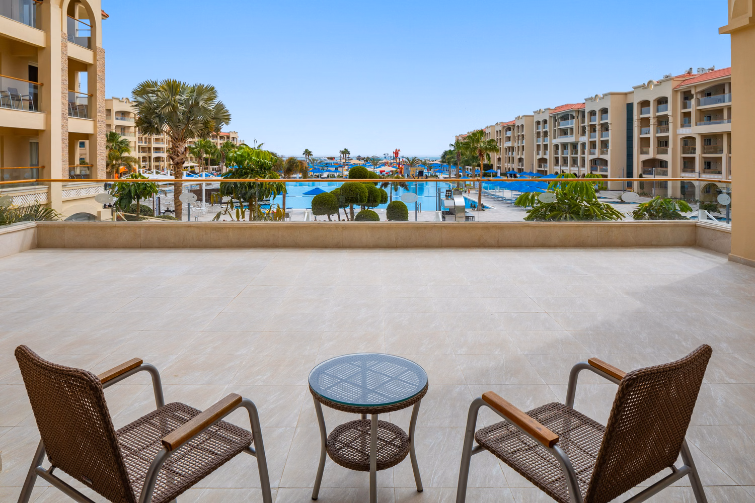 Albatros White Beach