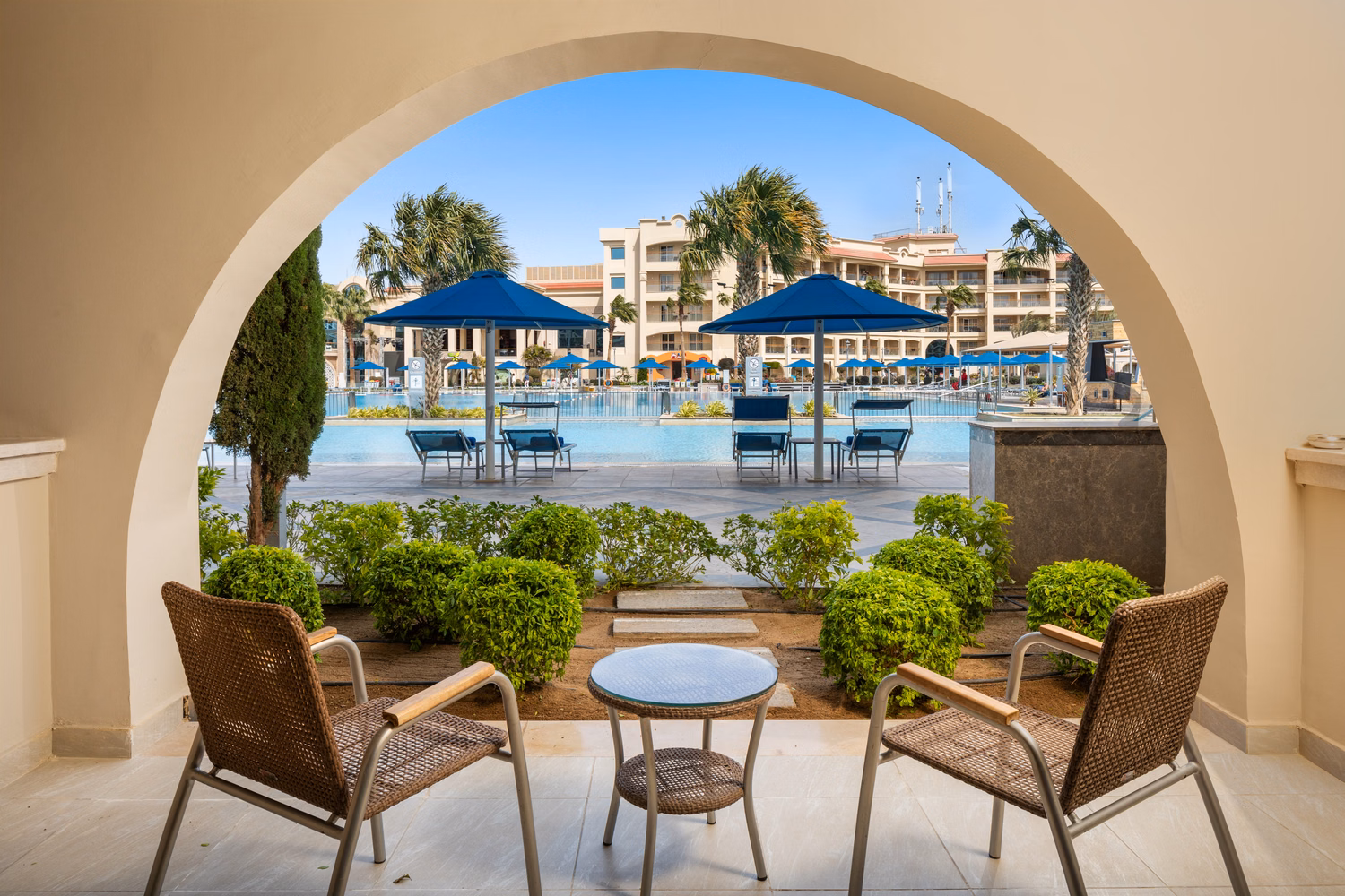 Albatros White Beach