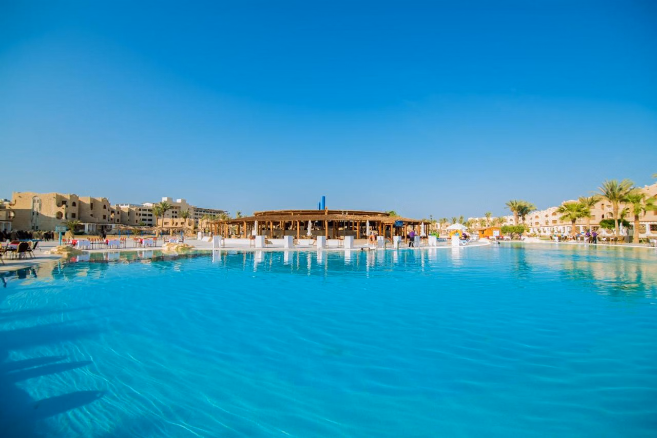 Royal Lagoons Resort and Aqua Park Hotel