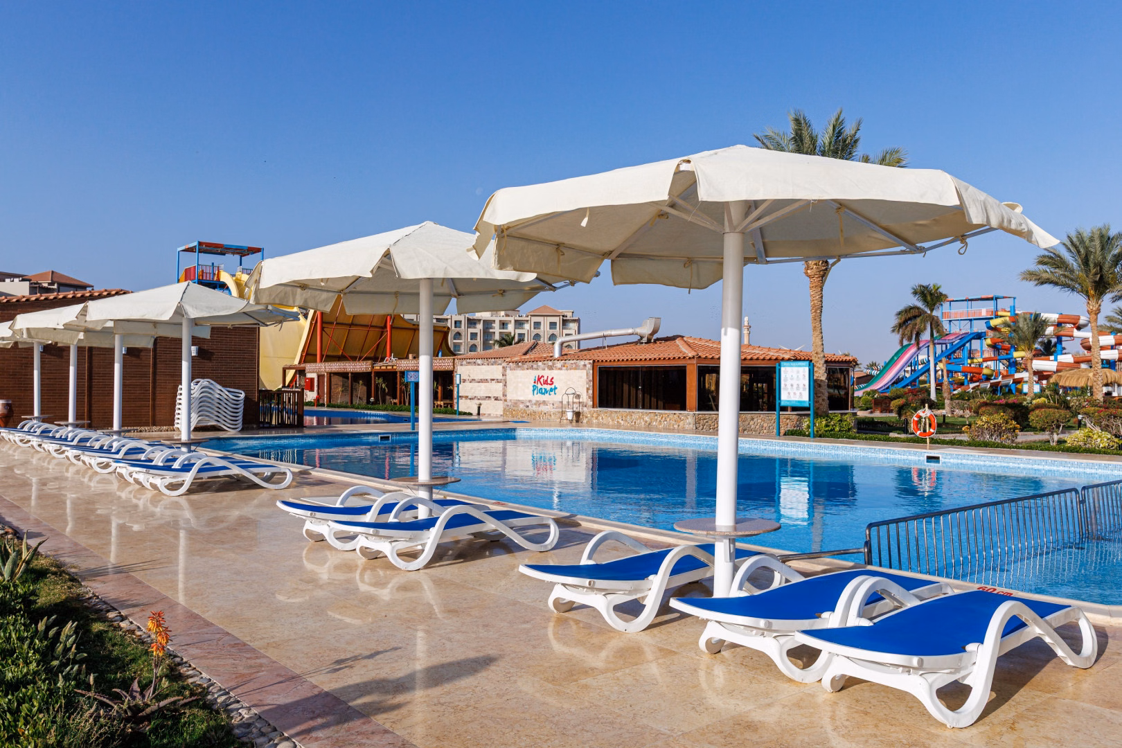 SUNRISE Alora Aqua Park Resort
