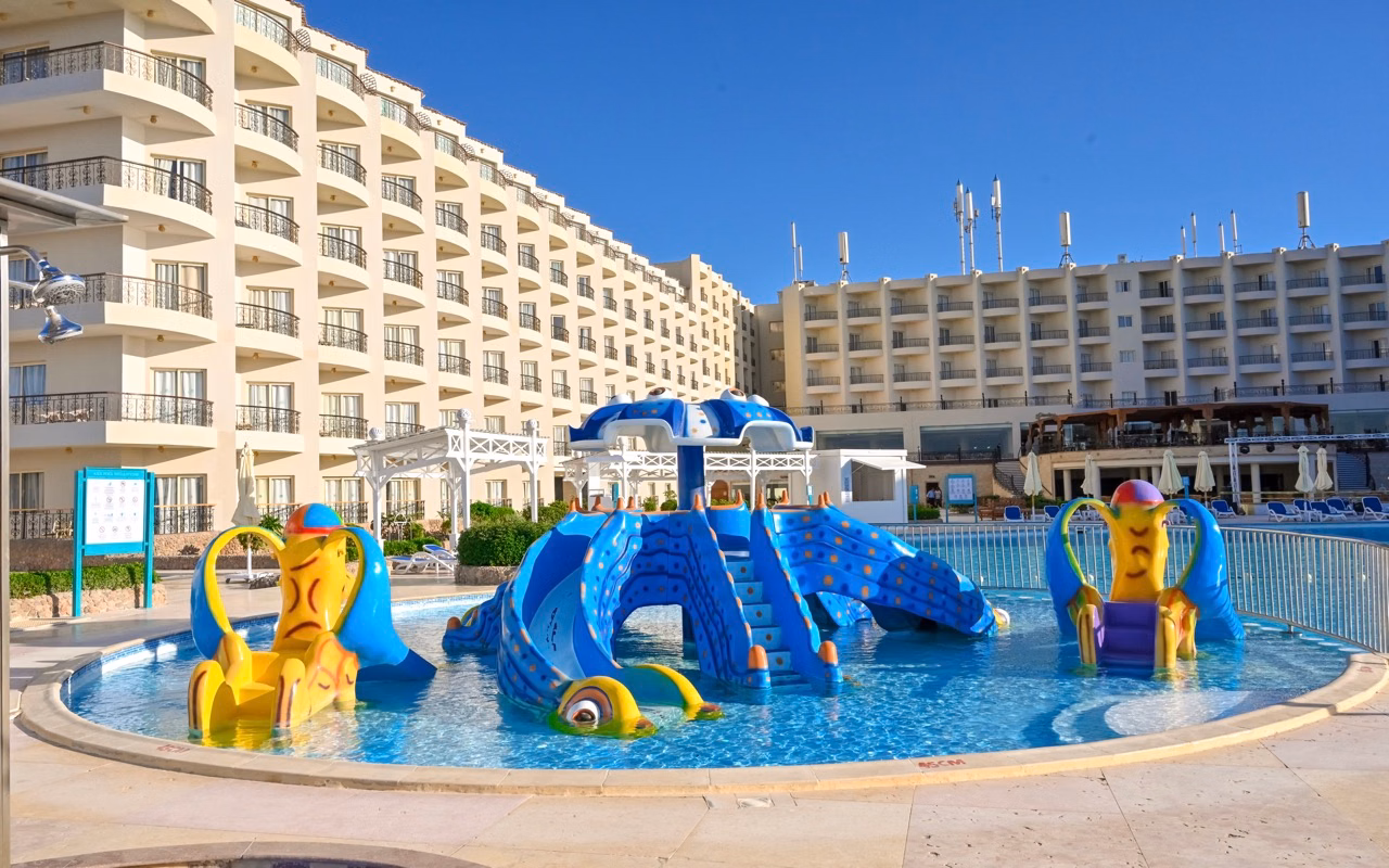 SUNRISE Azalea Aqua Park Resort