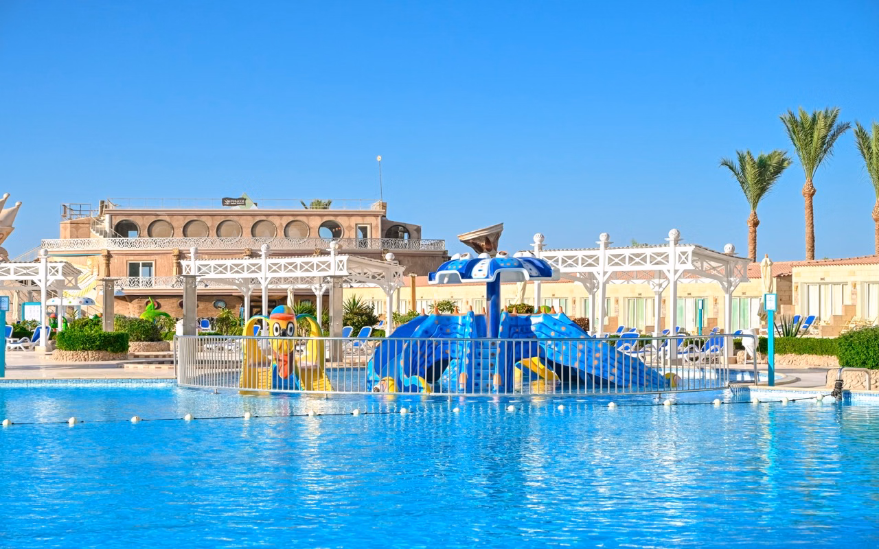 SUNRISE Azalea Aqua Park Resort