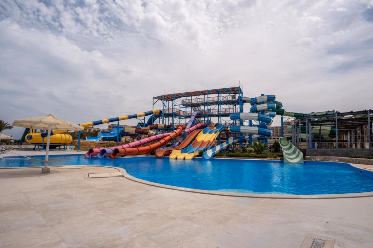 SUNRISE Azalea Aqua Park Resort