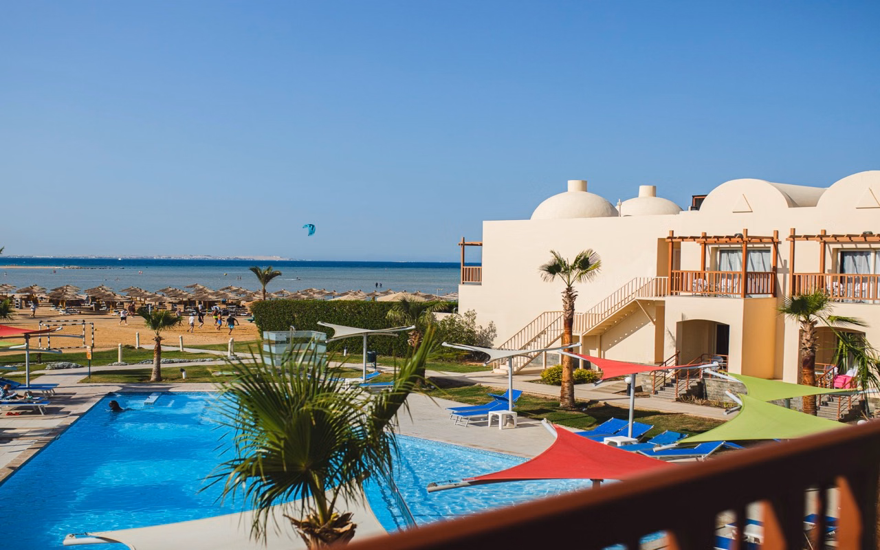 Titanic Beach - Families and Couples only