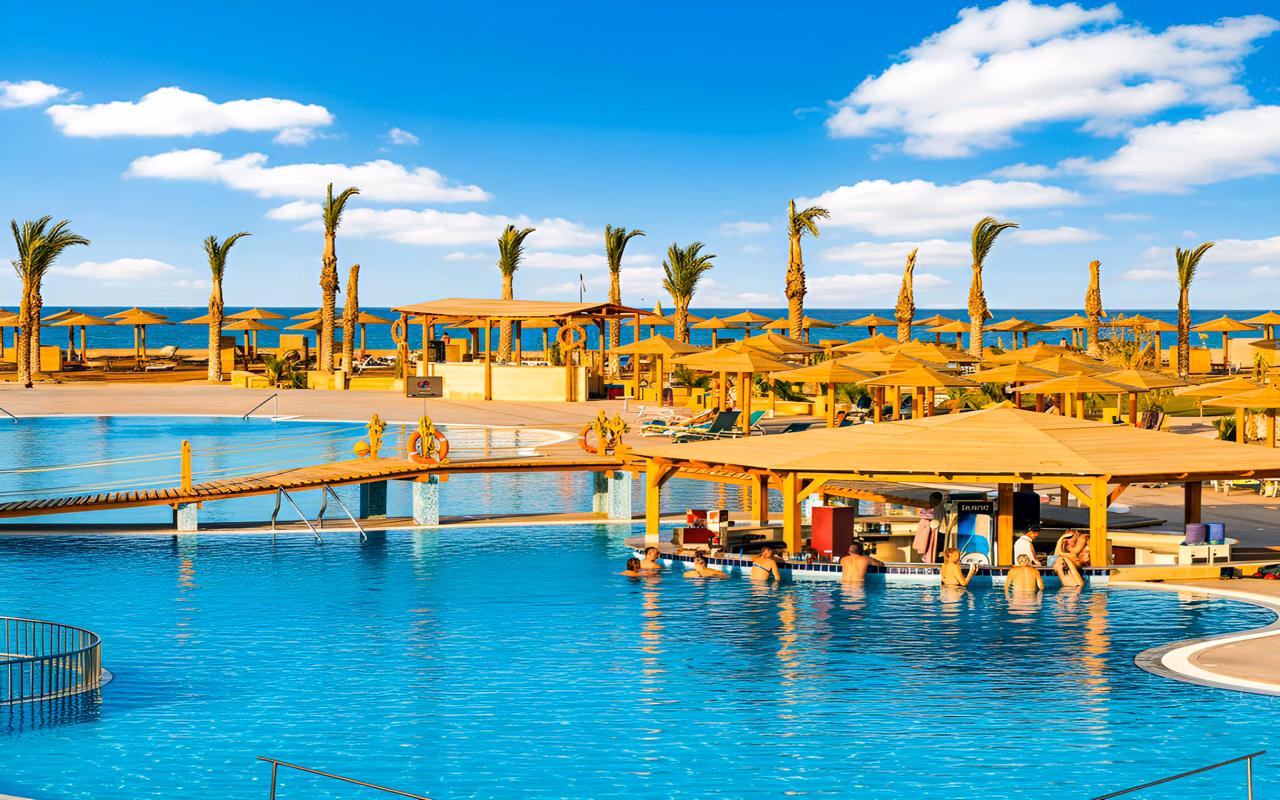 Casa Mare Resort (ex. Royal Tulip Beach Resort)