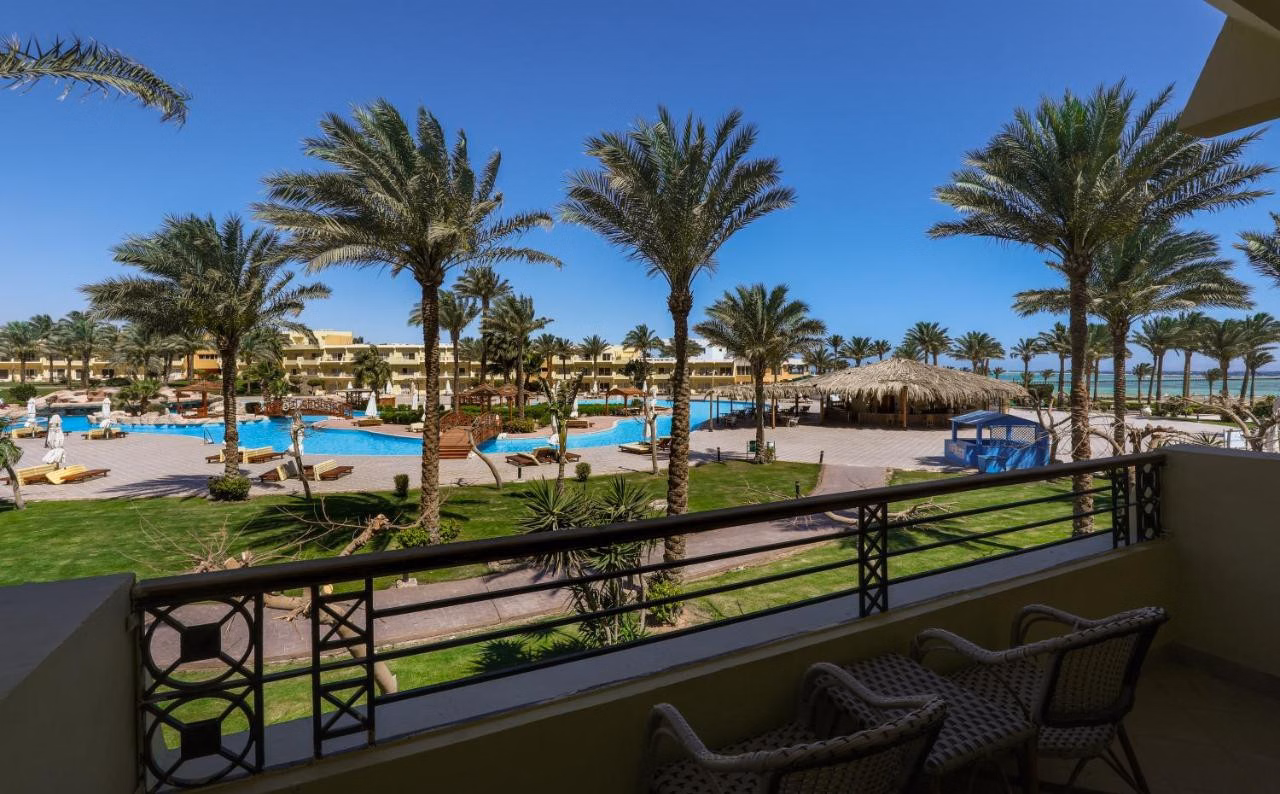 Amwaj Oyoun Resort