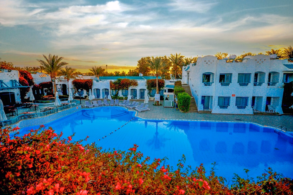 Falcon Hills Hotel
