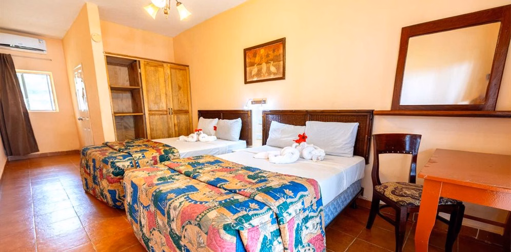 Holiday Beach Club Hotel