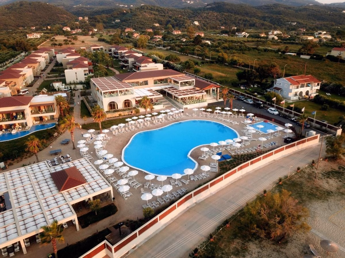 Almуros Beach Resort and Spa