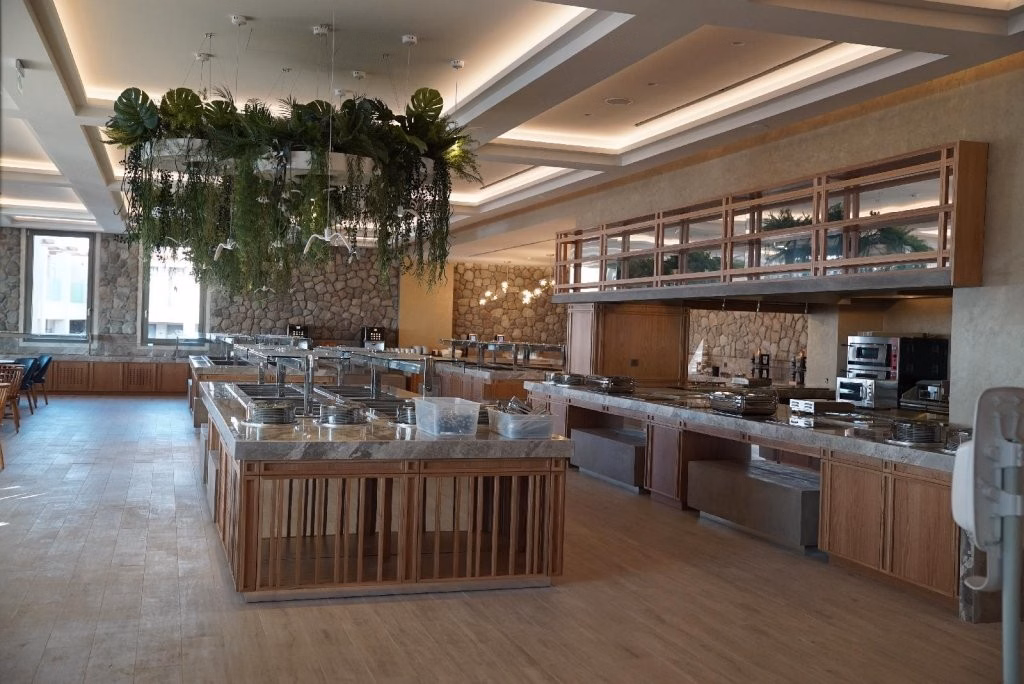 Almуros Beach Resort and Spa