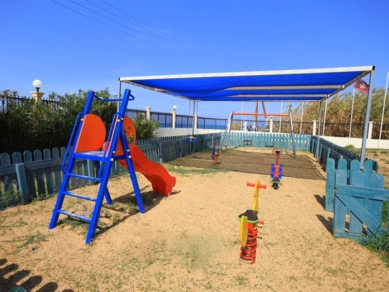 Almуros Beach Resort and Spa