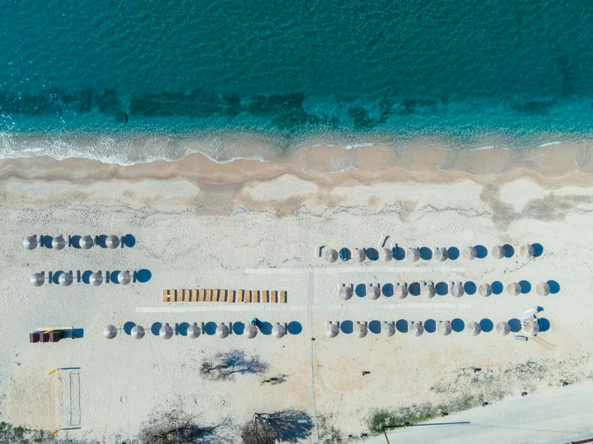 Almуros Beach Resort and Spa