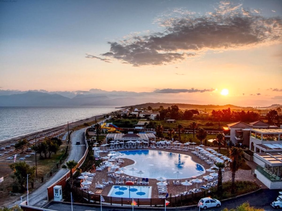 Almуros Beach Resort and Spa