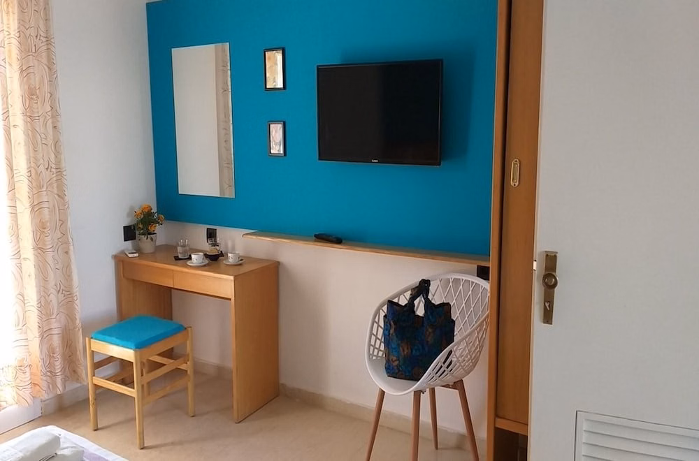 Elite Corfu - Adults Friendly