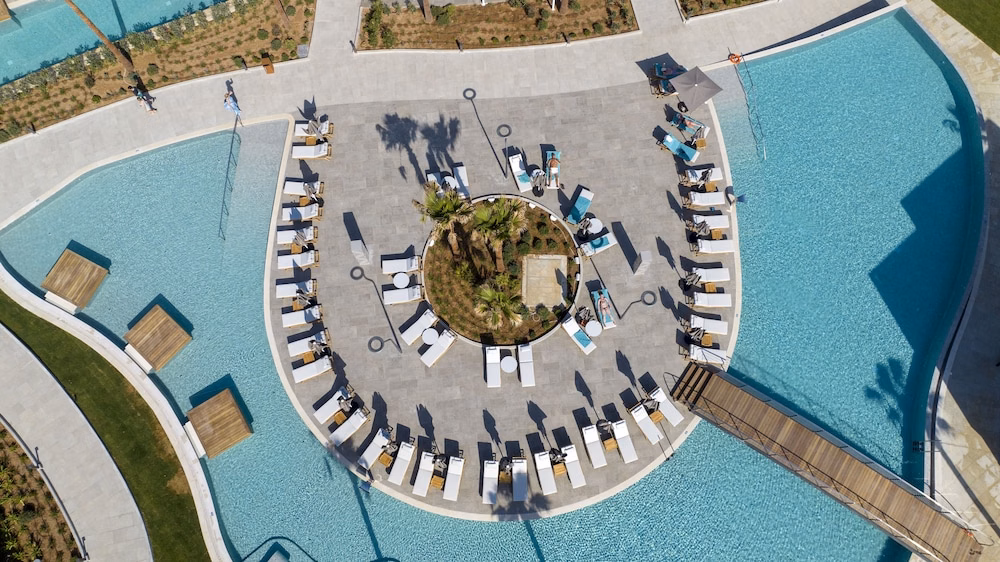 Amira Luxury Resort & Spa