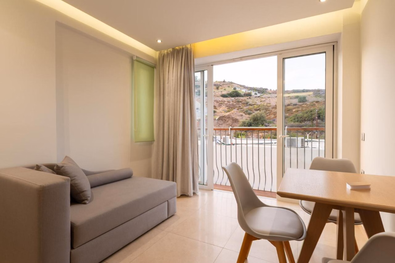 Elpis Studios & Apartments