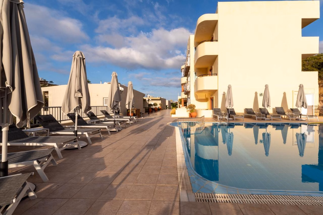 Elpis Studios & Apartments