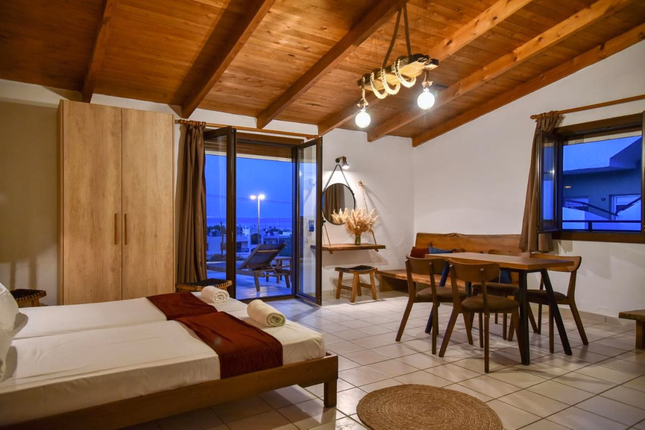 Iraklis Studios & Apartments