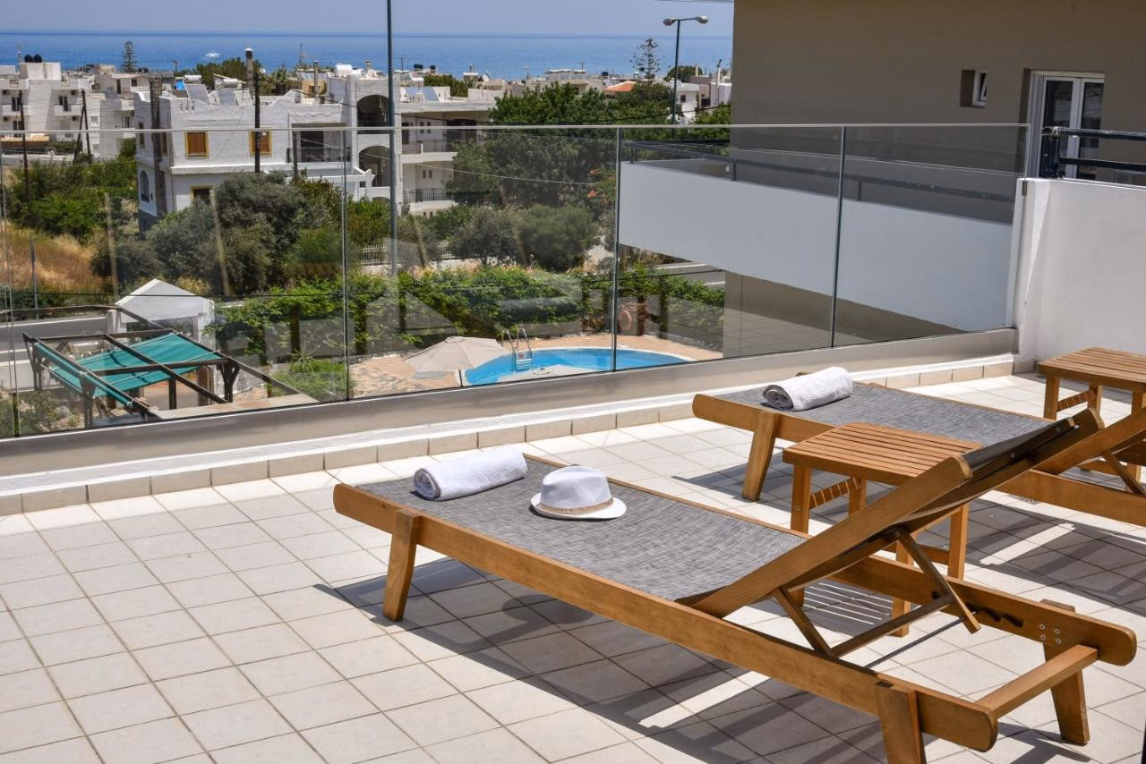Iraklis Studios & Apartments
