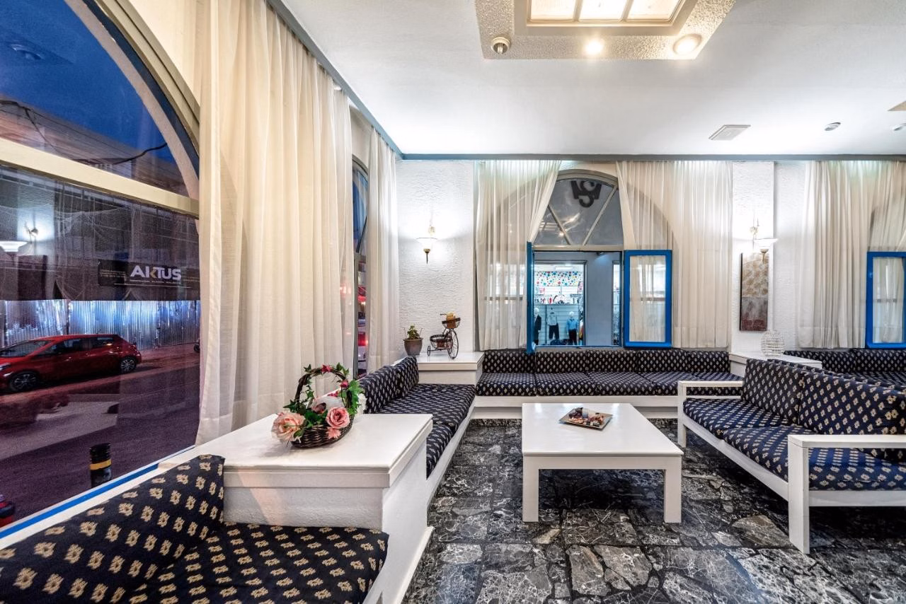 Iro Hotel