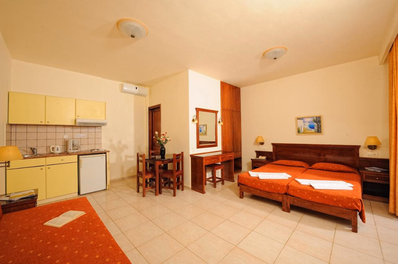 Maria Lambis Apartments