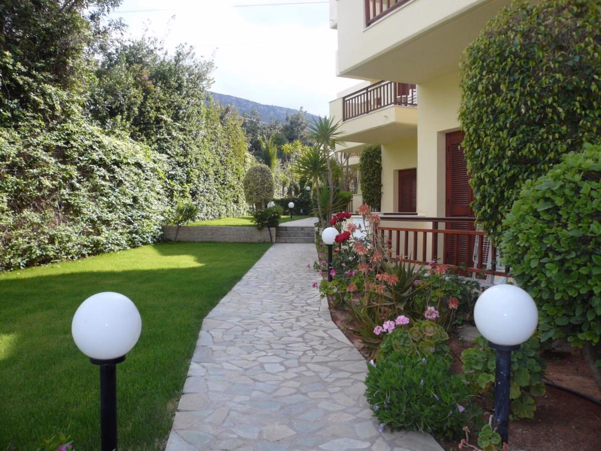 Maria Lambis Apartments