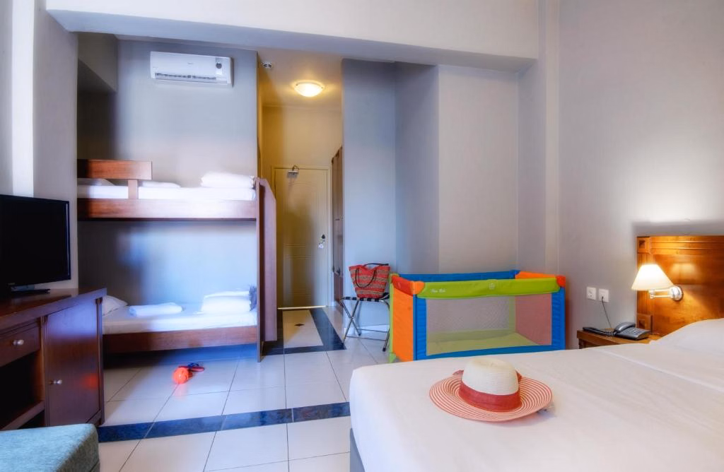 Neptuno Beach Zeus Hotels