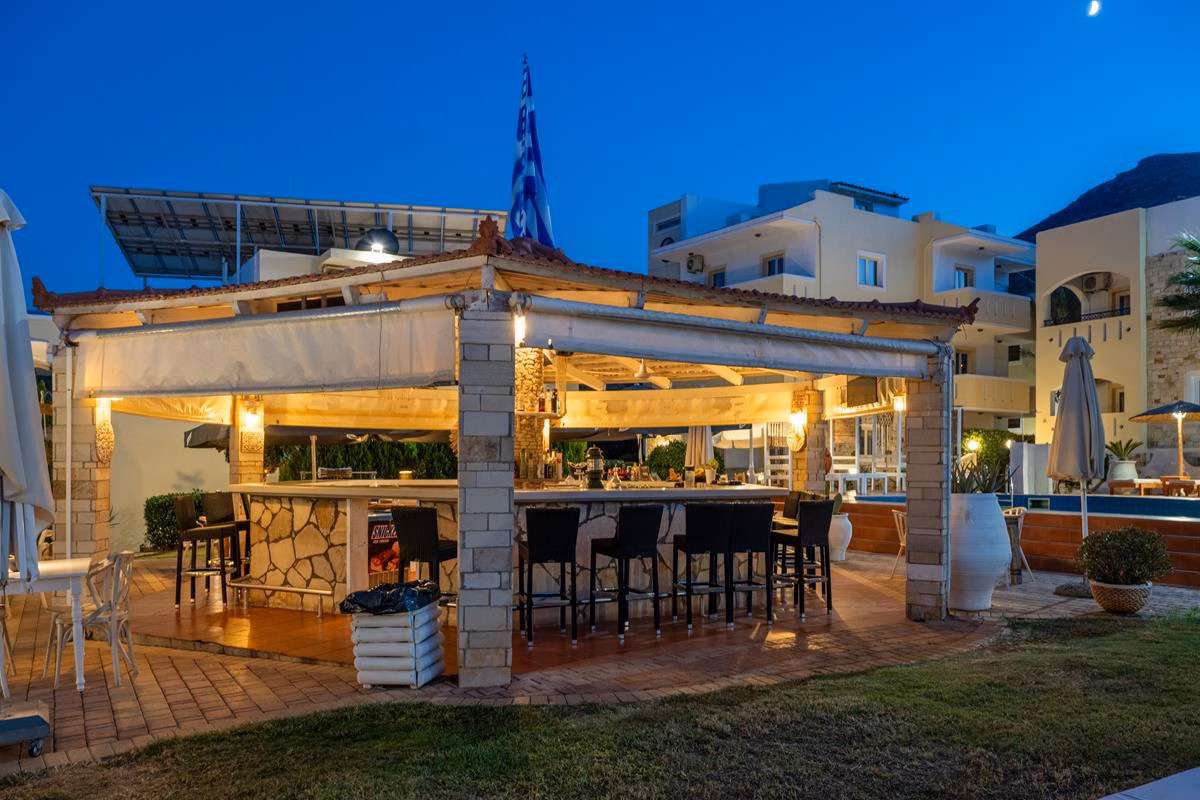 Nikos Apartments