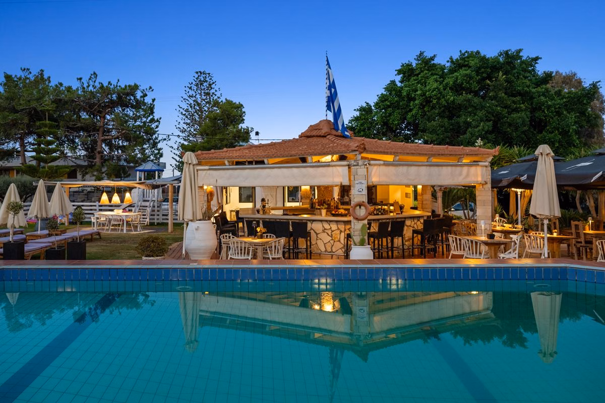 Nikos Apartments