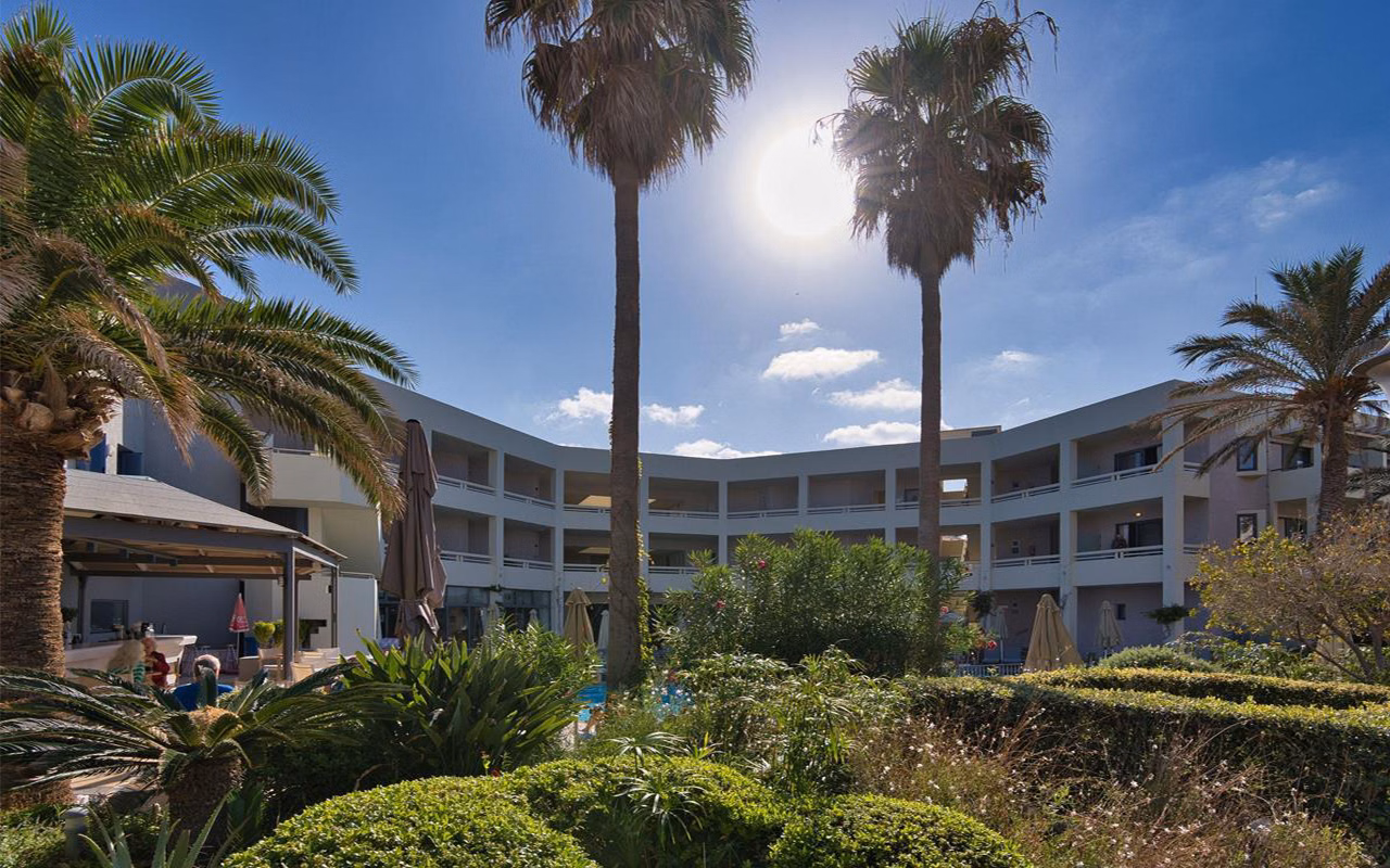 Pearl Beach Hotel