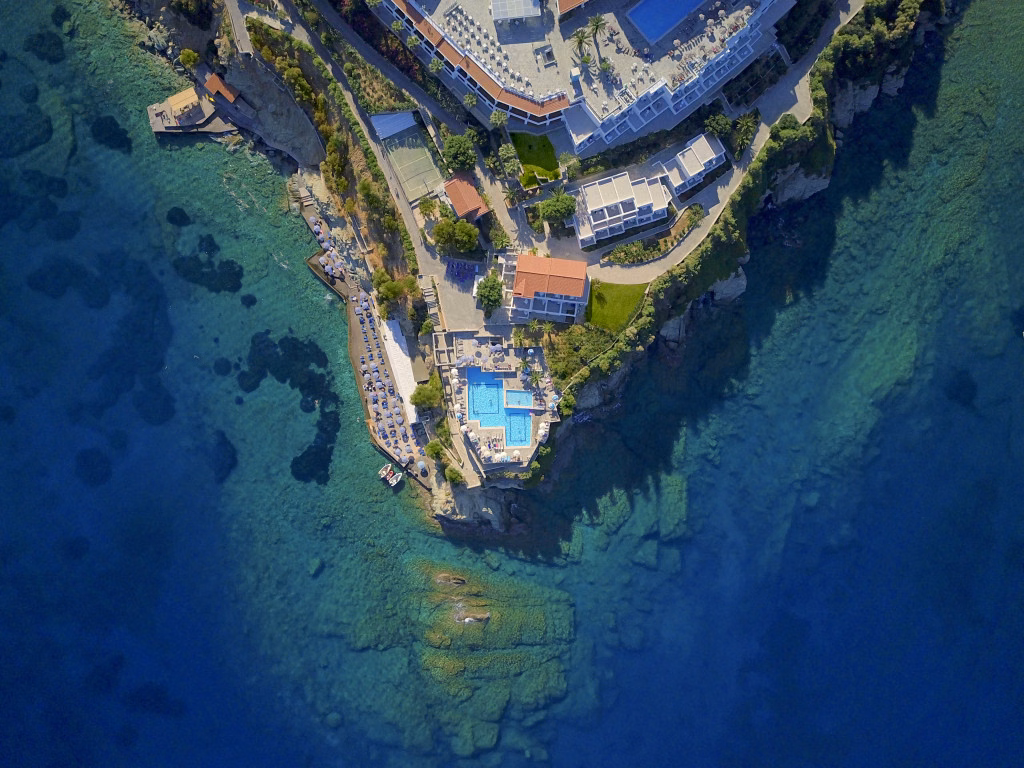 Peninsula Resort & Spa