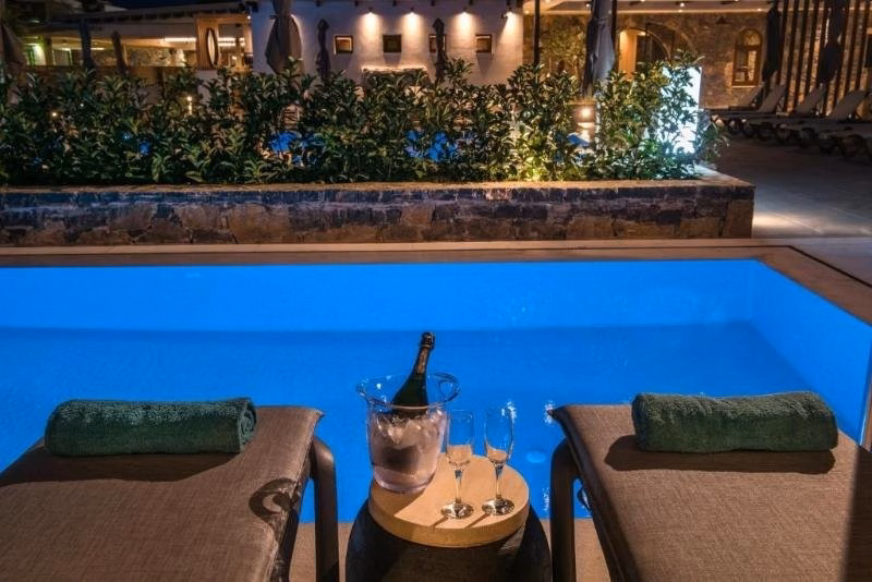 Petousis Hotel & Suites