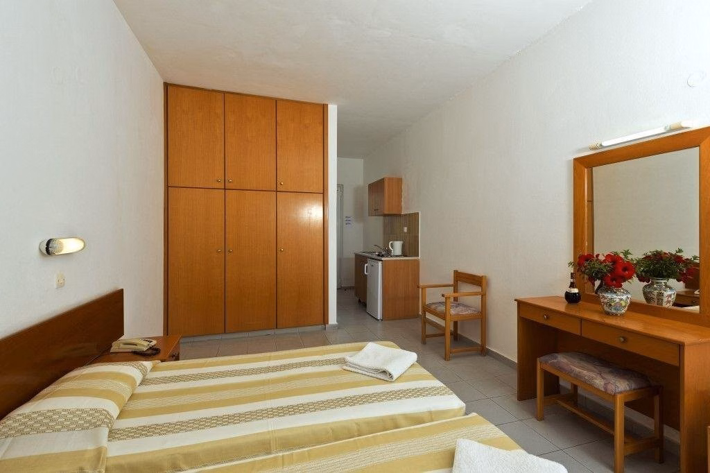 Bayside Hotel Katsaras