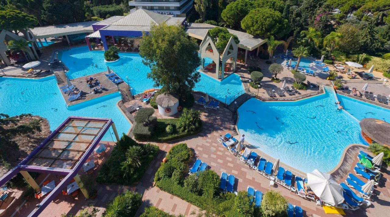 Dionysos Hotel