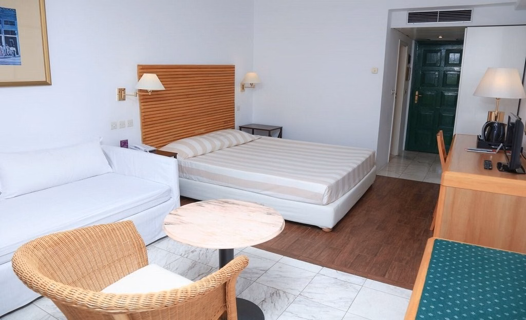 Dionysos Hotel