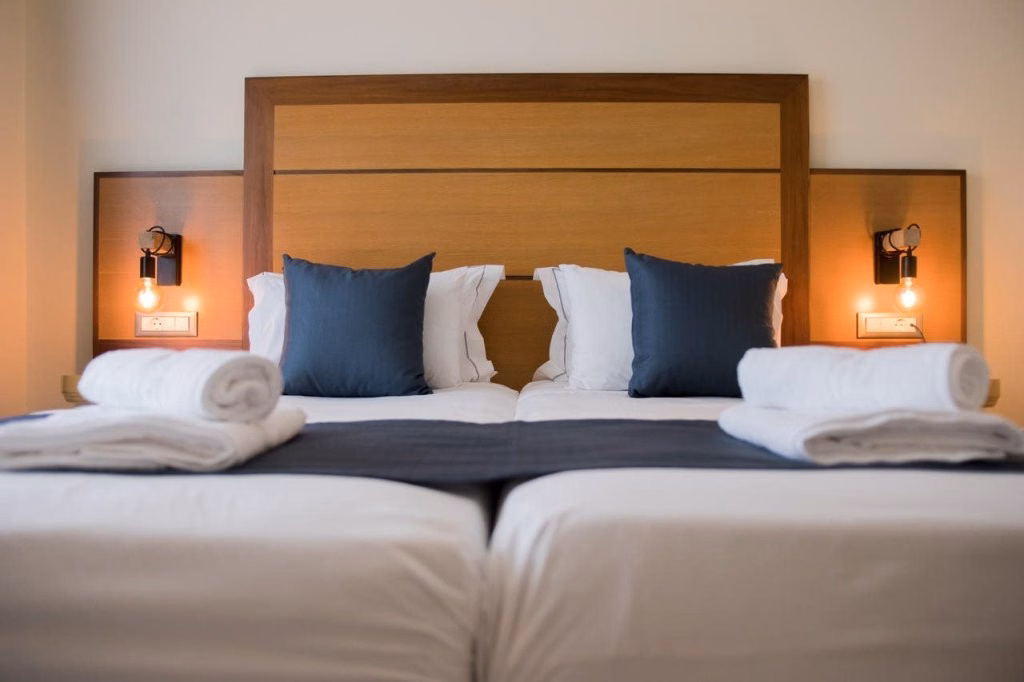 Manousos City Hotel