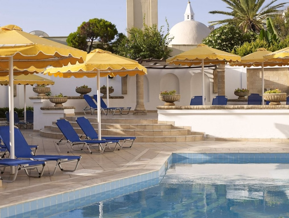 Mitsis Petit Palais Beach