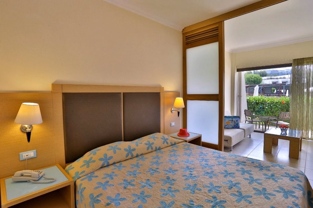 Sol by Melia Cosmopolitan Rhodes