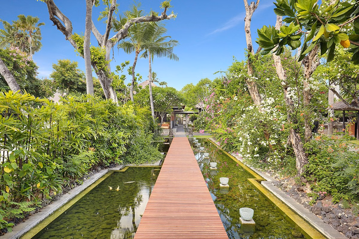 Legian Beach Hotel